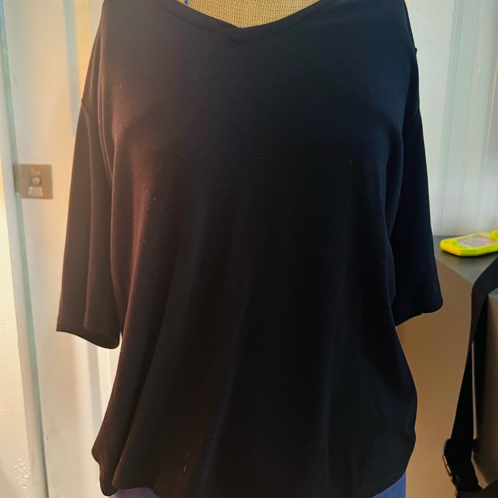 Green Envelope Black V-Neck Short Sleeve Tee